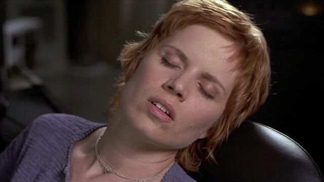 Голые сиськи ким диккенс