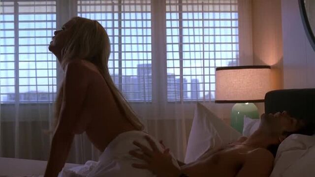 Секс актрисы софи монк верхом на члене