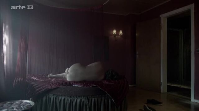 Сын трахнул маму проститутку раком(инцест сцена из фильма)