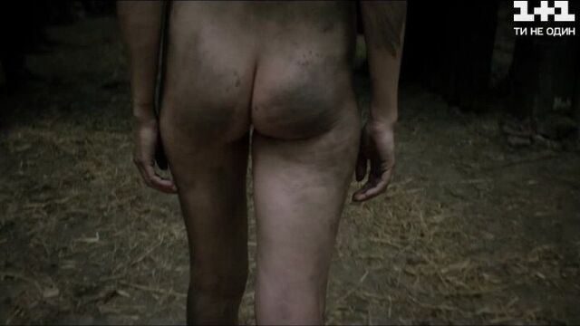 Голая грудь и попка актрисы анны адамович