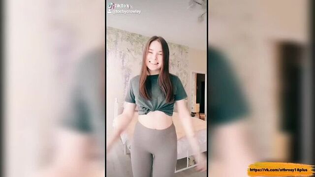 Голый тик-ток - неожиданная грудь