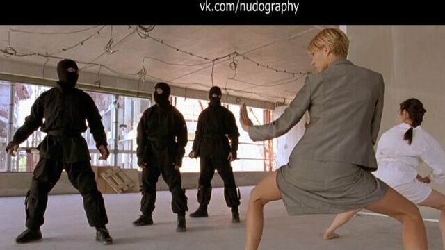 Эмма сьоберг виклунд (emma sjoberg wiklund) в фильме "такси 2" (taxi 2, 2000, жерар кравчик)