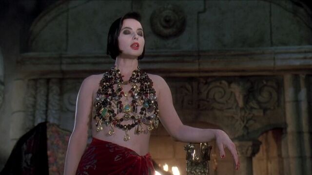 Isabella rossellini, catherine bell etc. nude - death becomes her (1992)