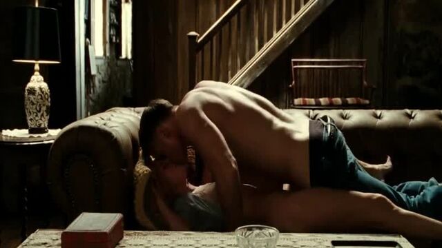 Кейт босворт(kate bosworth) голая грудь секс в фильме соломенные псы(сша)