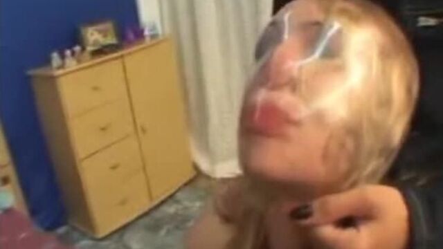 Condom breathplay (hard)