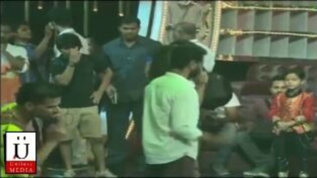 Shahid kapoor & sonakshi sinha at gandi baat song launch