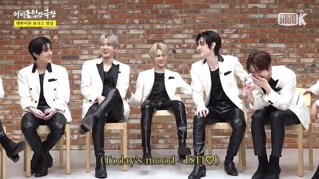 Sunghoon taking the phone to answer sunoo’s idol mbti to prevent him from faking it ㅋㅋ -