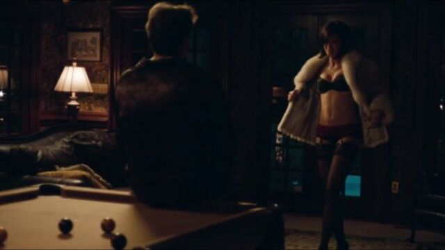 Emily blunt, anne heche - arthur newman (2012)