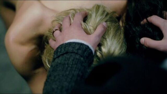 Lorenza izzo & ana de armas - knock knock (лоренца иззо и ана де армас - кто там)