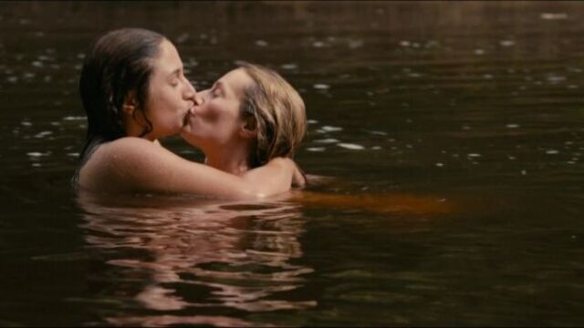 Cécil (cecile) de france, izïa (izia) higelin nude - la belle saison (2015) hd 1080p / сесиль де франс, изиа ижлен - наше лето