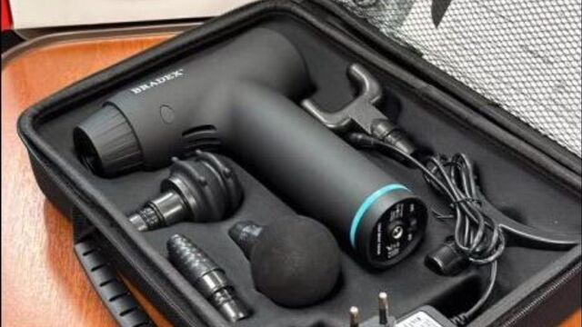 Новинка_массажный пистолет.mp4