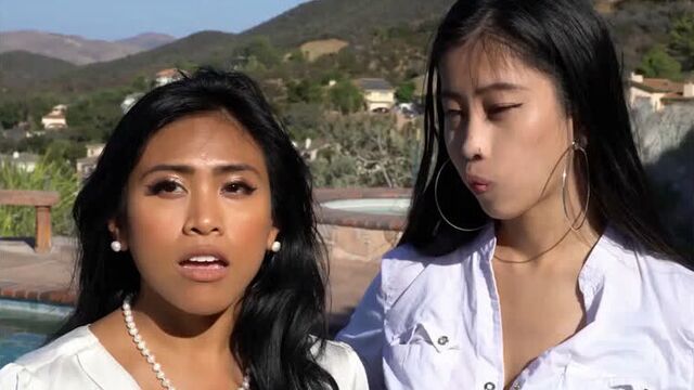 Порно -- две молодые азиатки накинулись на белого викинга -- porn sex asian teen жмж -- ember snow 23 - jade kush 20