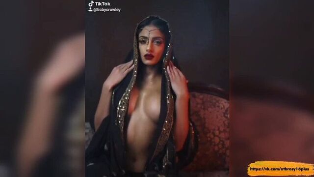 Голый тик-ток - сексуальная индийка