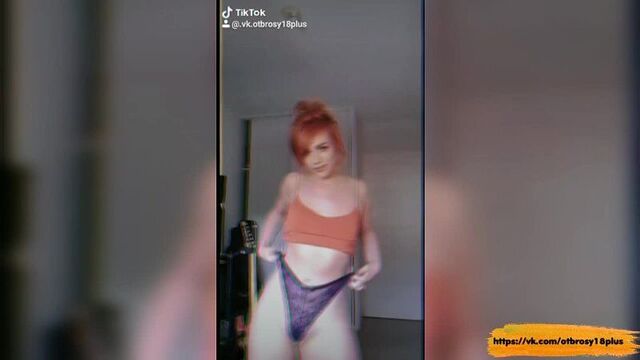 Голый тик-ток - сексуальная милфа танцует в нижнем белье