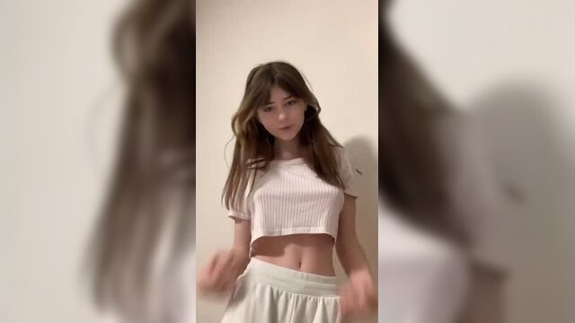 Анонимный интим чат - увидела большой свингер клуб пппорно пориво домашне халате проводницей соски красная шапочка