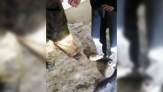 Сторож юра показал украинцам свой огромный член, увидев такое можно и вправду испугаться.