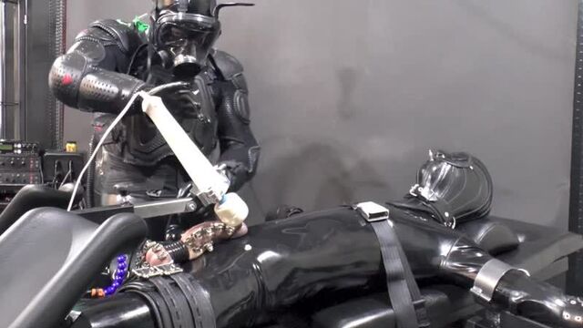 Rubngum - против его воли - гей порно резиновый фетиш бдсм rubber gay fetish секс доминирование раб хозяин мумия бондаж насилие