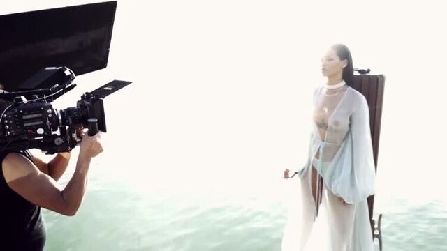 Рианна (rihanna) голая на съемках для клипа «needed me» (2016)