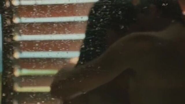 Голая мила кунис