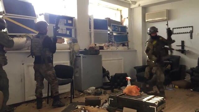 Кіборги під гімн україни гасять свиней, аеропорт прокоф'єва