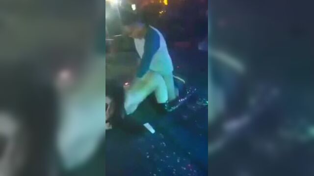 Выебали стриптизёрш в клубе