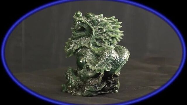 Резьба по камню. китай. в работе использован канадский нефрит