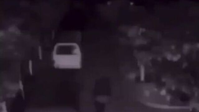 Чела уебало молнией под плейбой карти.