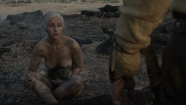 Эмилия кларк голая - emilia clarke nude - 2010 game of thrones - 2010 игра престолов 7 сезон