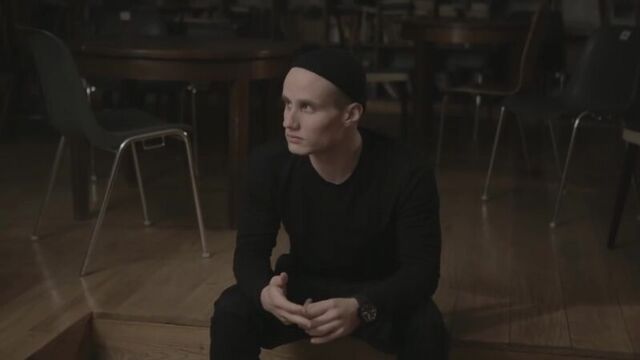 Актер «гоголь-центра» никита кукушкин читает стихотворение тилля линдемана «я не злой»