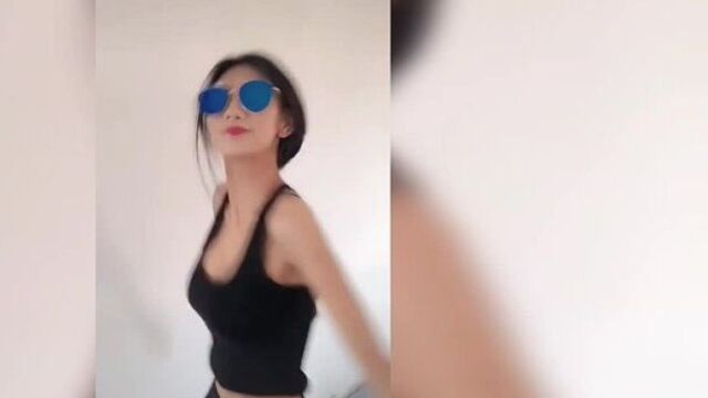 Годный тик-ток - джонни кейдж трясет сиськами