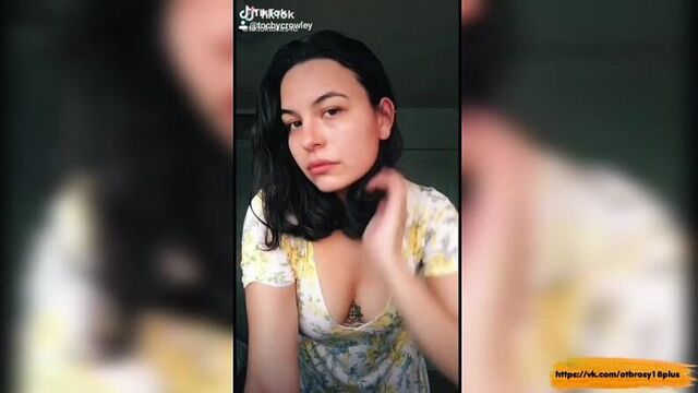 Голый тик-ток - танцы без трусиков