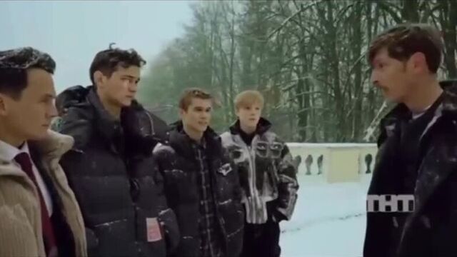 Павел воля в роли адидаса отчитал актёров "слово пацана" [nr]