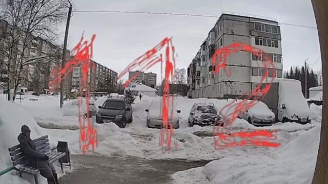 "меня чуть не убило!" в нефтекамске бабушка чудом осталась жива после того, как на неё рухнула наледь с жилого дома.