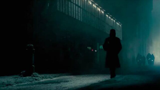 «бегущий по лезвию 2049», если бы его снимали в 90-е
