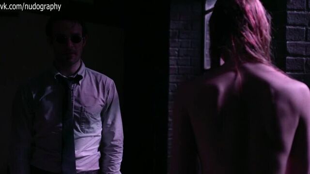 Обнажённая дебора энн уолл (deborah ann woll) в сериале "сорвиголова" (daredevil, 2015) - сезон 1 / серия 1 (s01e01)