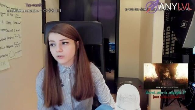 Оляша стала фитоняшкой olyashaa стрим