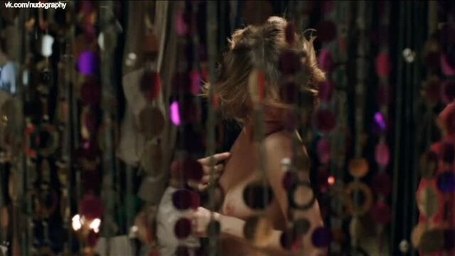 Лукерья ильяшенко голая в фильме "очень женские истории" (2020)