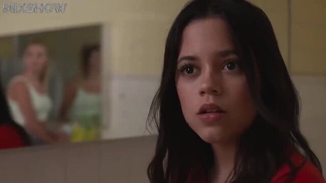 Уэнсдэй аддамс – как живет дженна ортега и сколько она зарабатывает