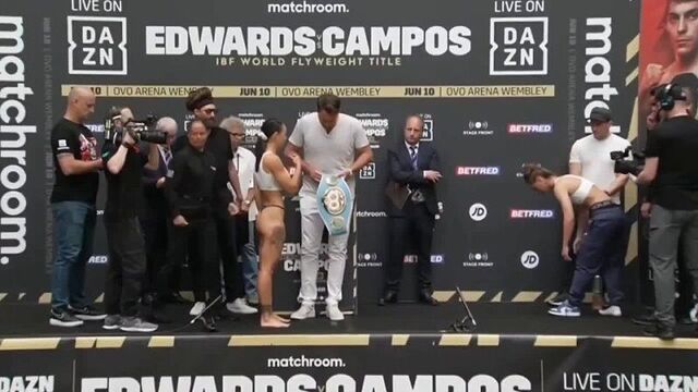 Боксерша черника джонсон пришла на контрольное взвешивание перед боем в одних стрингах