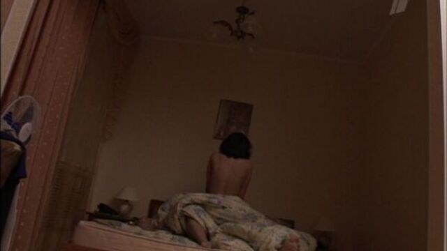 Обнаженная александра ребенок в сериале "школа" (2010, валерия гай германика) - серия 50