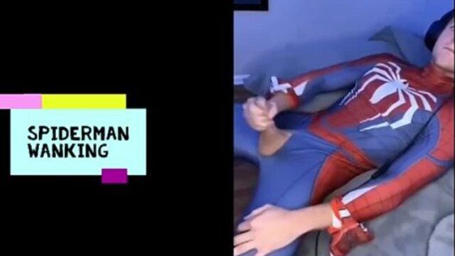 Человек-паук мастурбирует большой член молодой голый парень красивый член домашнее виде