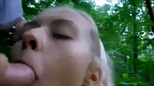 Молодая школьница 18 лет сосет в лесу у взрослого мужика за деньги домашнее част