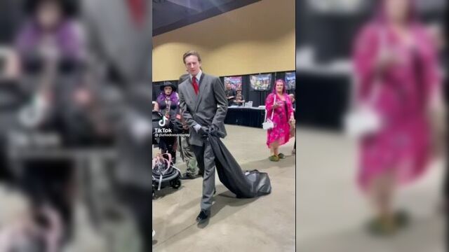 Как-то патрик бэйтмен вышел на прогулку