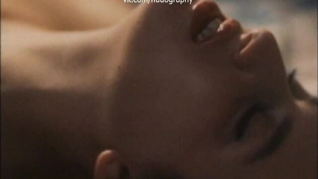 Алика смехова голая в фильме "падение" (1993, лев пискунов)