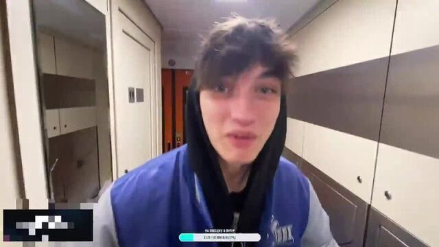 [кореш тв] конфликт ростика с неадекватным пассажиром / ирл стрим в поезде с dilblin, гришаня, тошачё? и ростик