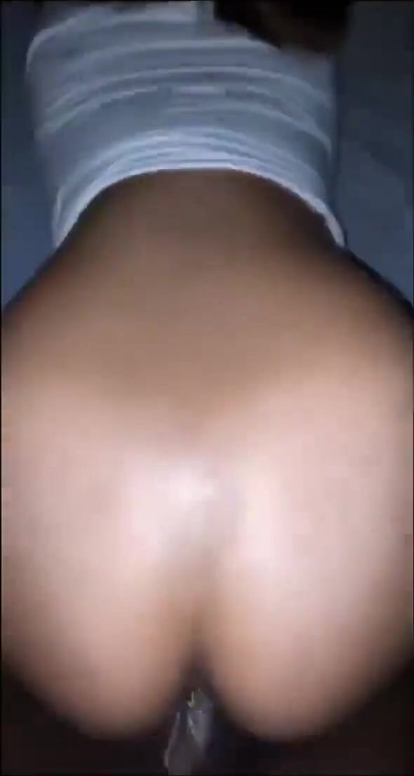 The Arab girl likes a big black cock, not a small one, French whore