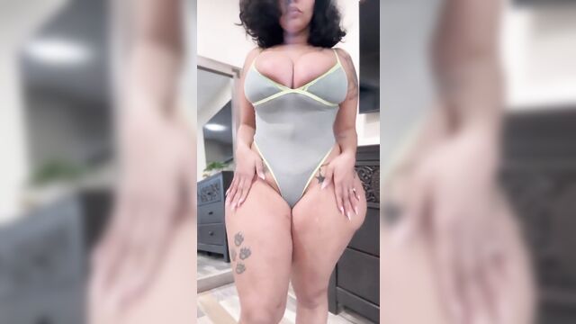 Huge breast corina curves gets her doctor's appointment (full scene)