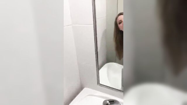 Girl was fucked at the airport by her boyfriend