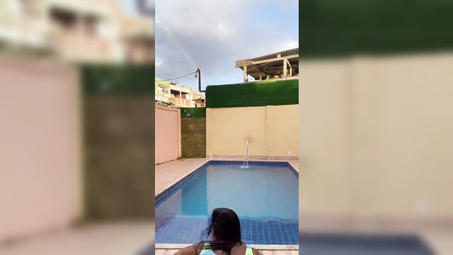 Bruna gets a surprise in this hot ditalino scene