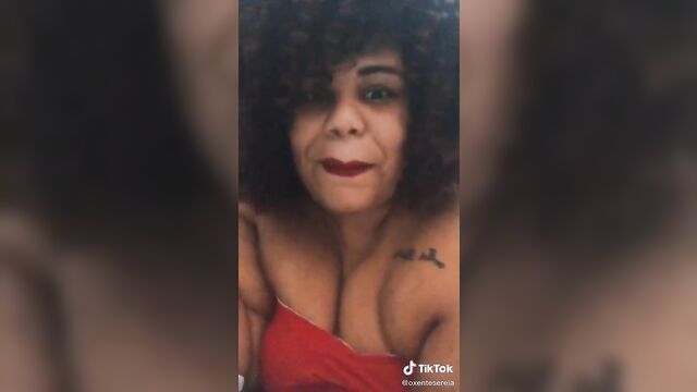 Girls get horny during instagram photo shooting